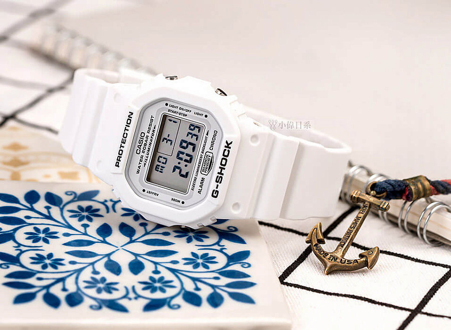 Часы Casio G-Shock DW-5600MW-7DR (DW-5600MW-7E) — серый, пластик