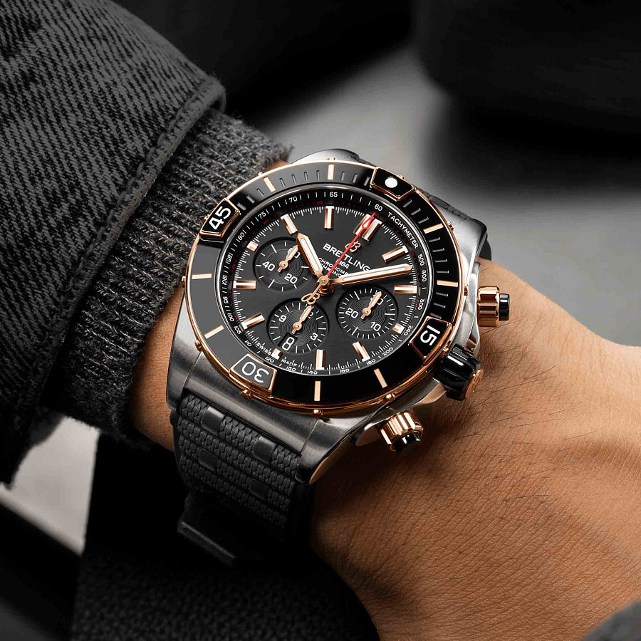 Часы Breitling Super Chronomat B01 44 UB0136251B1S1 — сталь металл золото, Швейцария