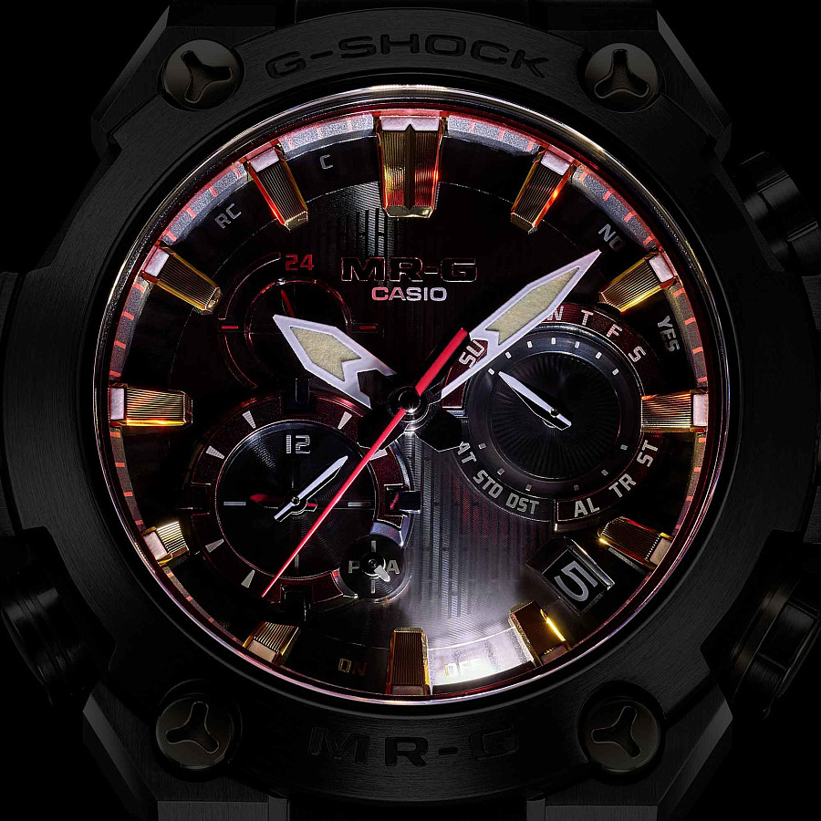 Часы Casio G-Shock MRG-B2000B-1A4DR — мужские, титановый