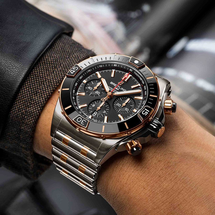 Часы Breitling Super Chronomat B01 44 UB0136251B1U1 — сталь металл золото, Швейцария