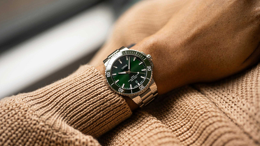 Часы Oris Aquis Date 01 733 7787 4157-07 8 22 04PEB — артикул 01 733 7787 4157-07 8 22 04PEB
