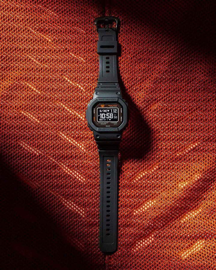 Часы Casio G-Shock DW-H5600-1DR — мужские, артикул DW-H5600-1DR