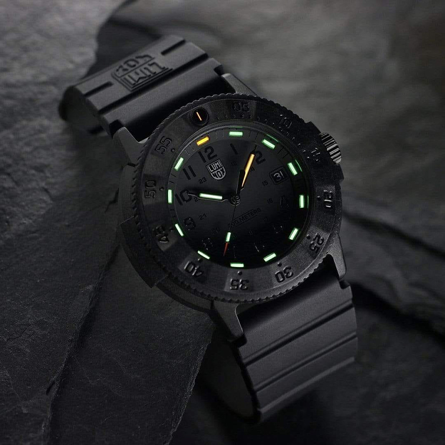 Часы Luminox Navy SEAL XS.3001.EVO.BO.S — карбон, Швейцария