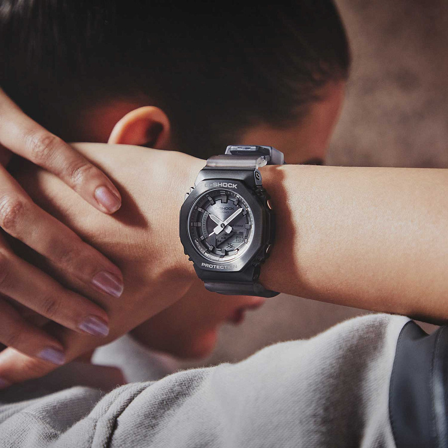 Часы Casio G-Shock GM-S2100MF-1A — электронные, сталь металл пластик