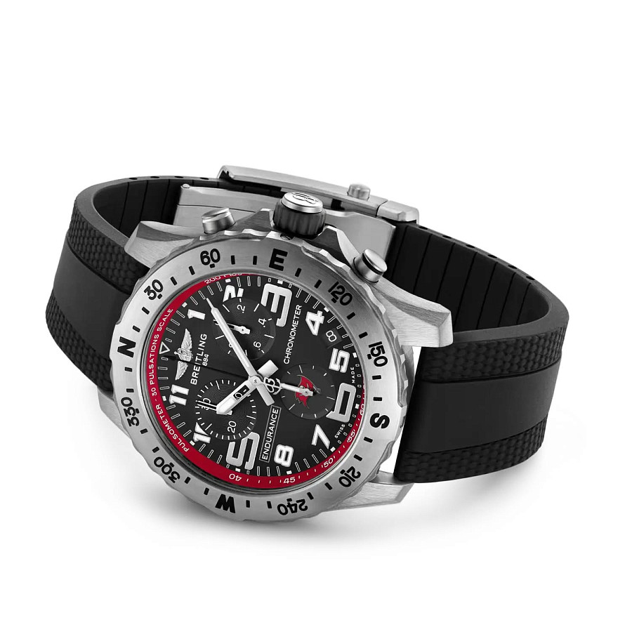 Часы Breitling Professional Endurance Pro 44 NFL Tampa Bay Buccaneers Edition E823106A1BFS1 — титан, Швейцария