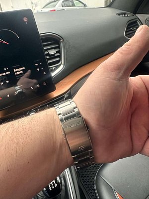 Фото покупателя: Японские наручные часы Casio Edifice EFR-526D-1AVUDF (EFR-526D-1A) с хронографом