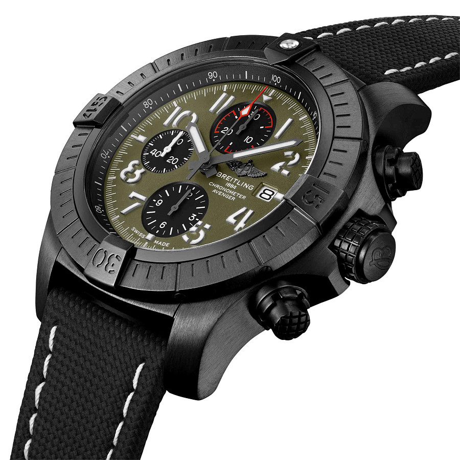 Часы Breitling Super Avenger Chronograph 48 Night Mission V133751A1L1X1 — механические, титан