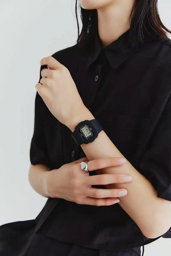 Часы Casio G-Shock GMD-S5600BA-1 (GMD-S5600BA-1) — электронные, пластик