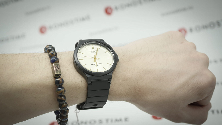 Часы Casio Collection MW-240-9E3 — золотой, пластик