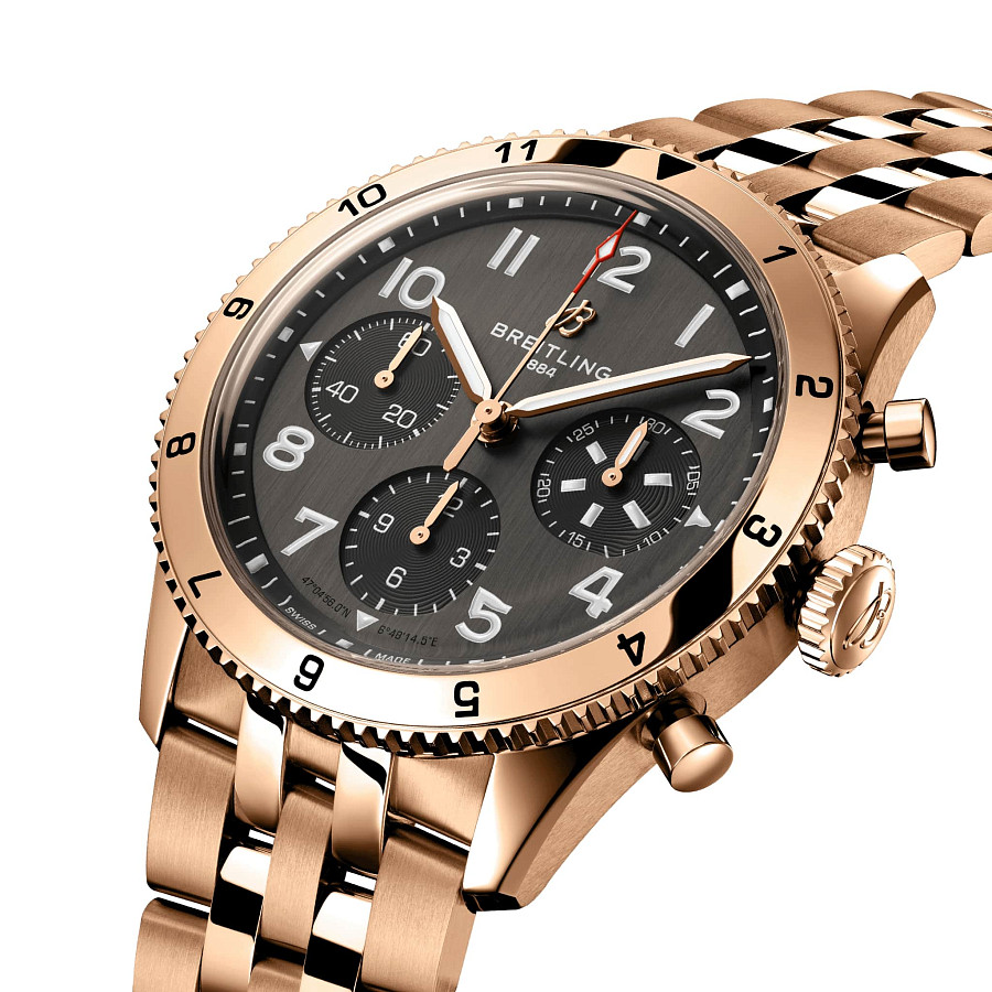 Часы Breitling Classic Avi Chronograph 42 P-51 Mustang R233801A1B1R1 — механические, золото металл