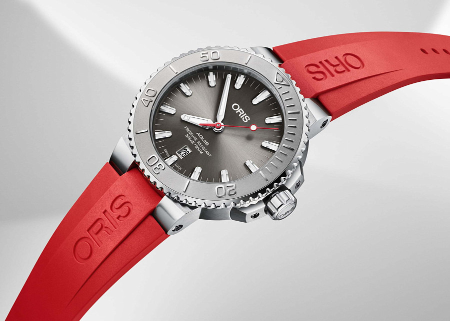 Часы Oris Aquis Date Relief 01 733 7730 4153-07 4 24 66EB — сталь металл, Швейцария
