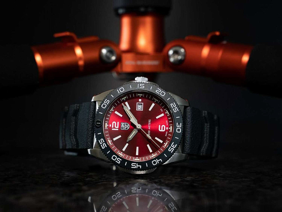 Часы Luminox Pacific Diver XS.3135 — мужские, каучук