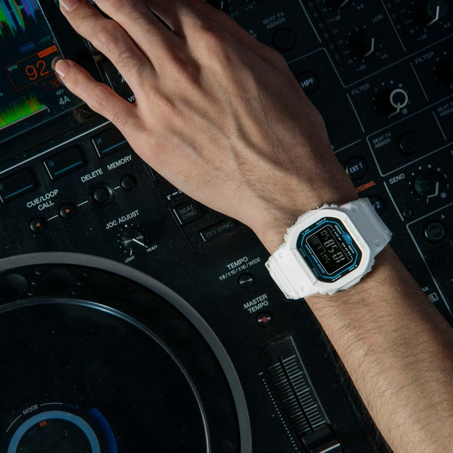 Часы Casio G-Shock DW-B5600SF-7DR (DW-B5600SF-7) — электронные, сталь