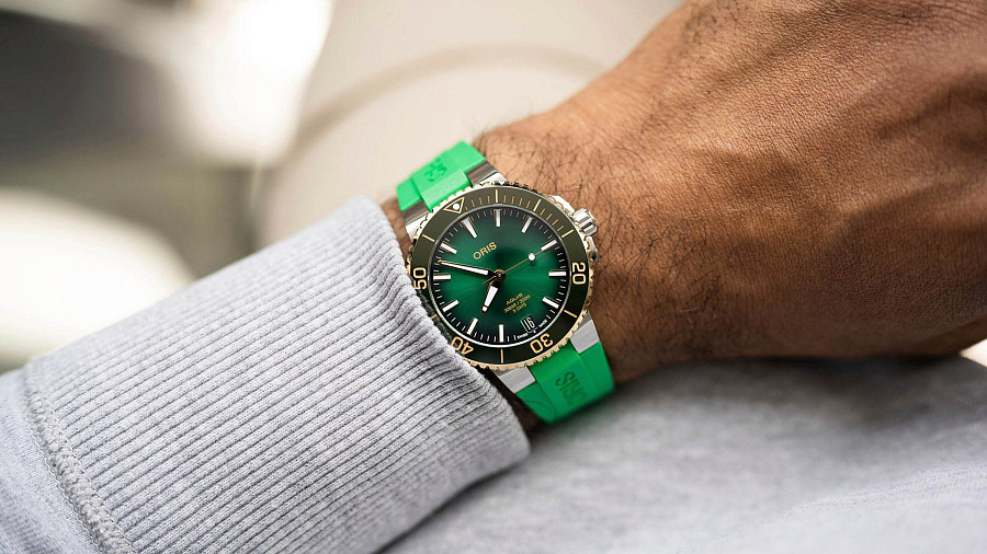 Часы Oris Aquis Date Calibre 400 01 400 7769 6357-07 4 22 77FC — сталь металл, Швейцария