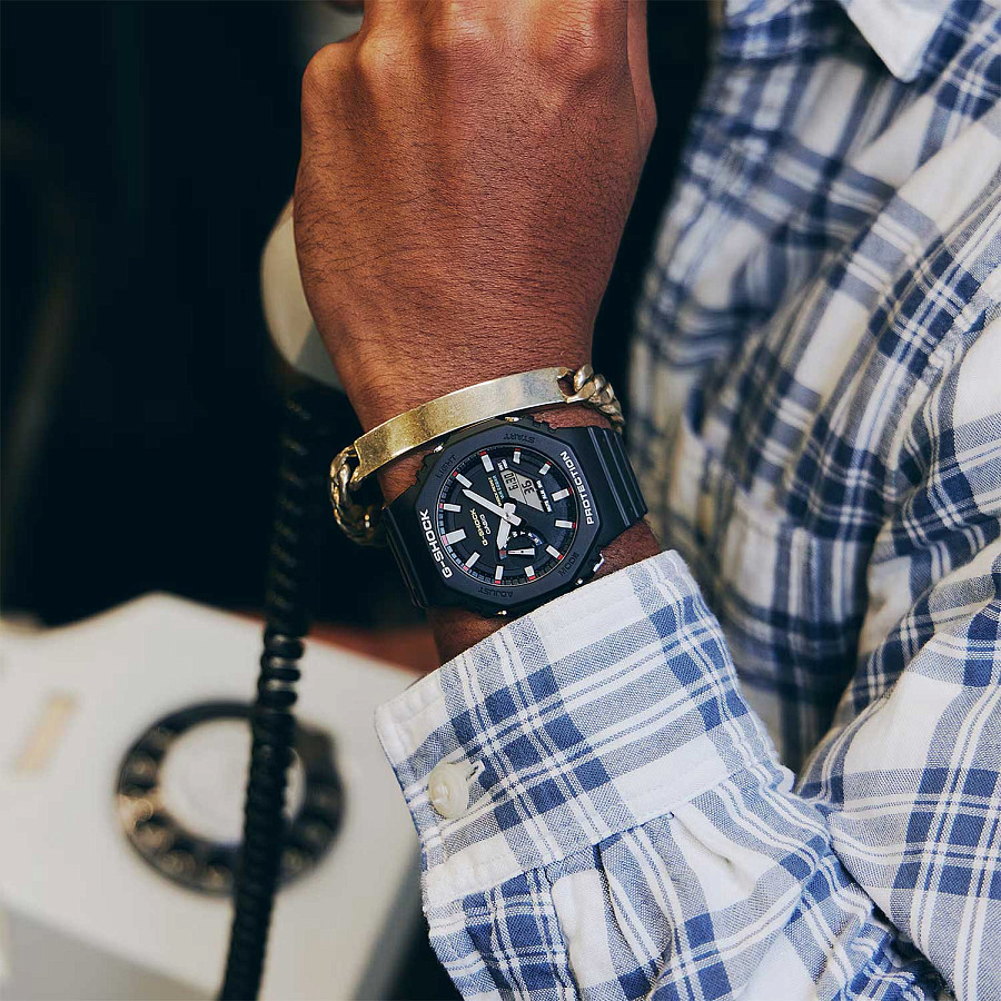 Часы Casio G-Shock GA-2100RL-1A — электронные, пластик карбон