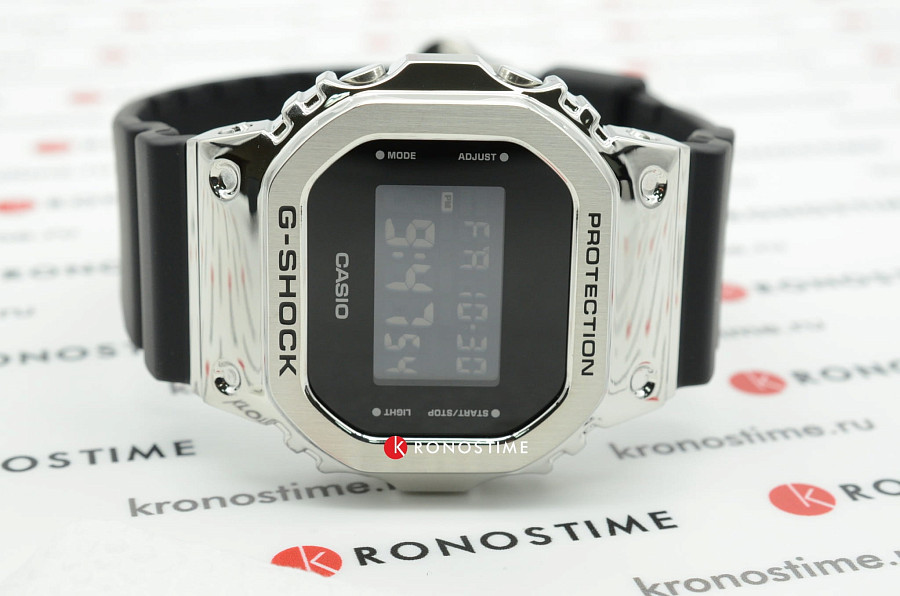 Часы Casio G-Shock GM-5600-1 — черный, электронные