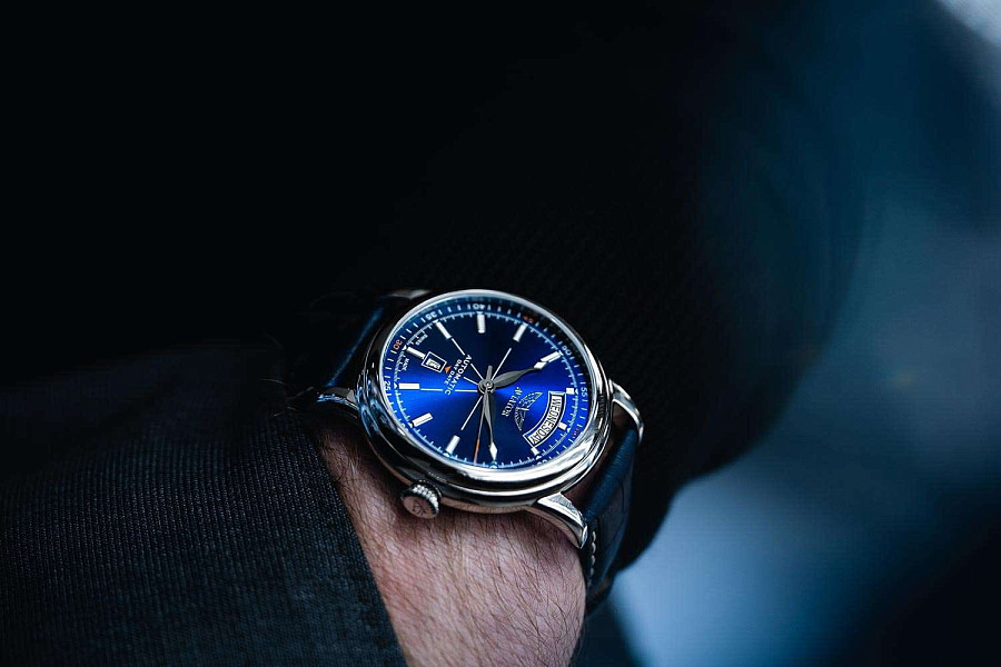Часы Aviator Douglas Day-Date V.3.20.0.145.4 — механические, сталь металл