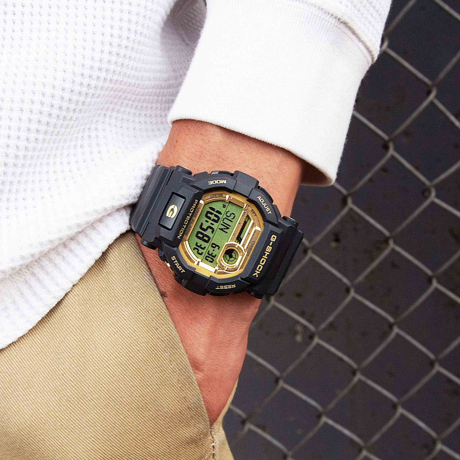 Часы Casio G-Shock GD-350GB-1DR (GD-350GB-1) — электронные, пластик