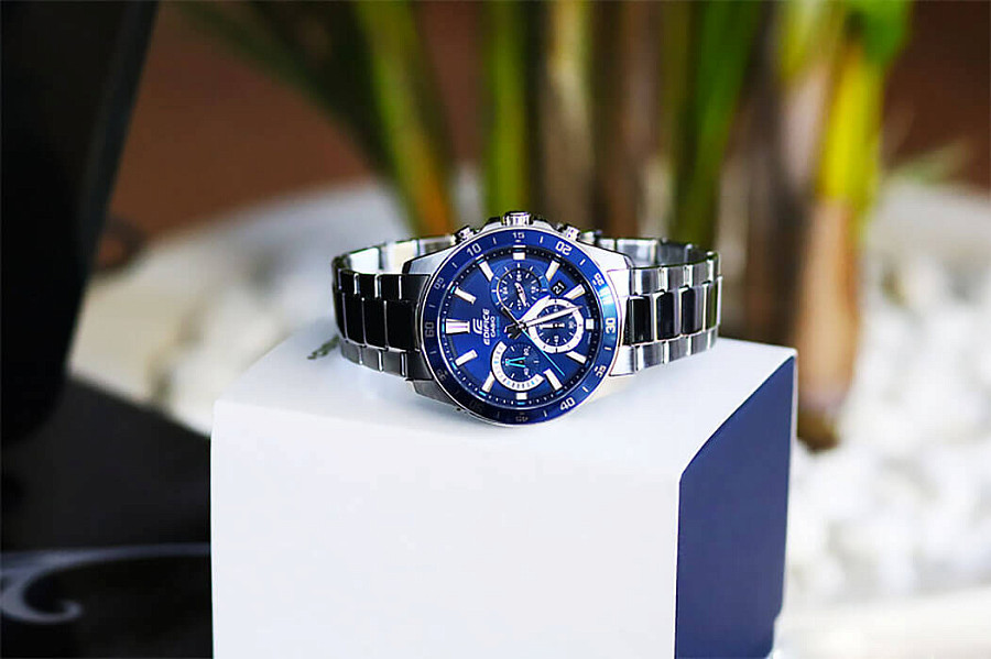 Часы Casio Edifice EFV-570D-2AVUDF (EFV-570D-2A) — Япония, кварцевые