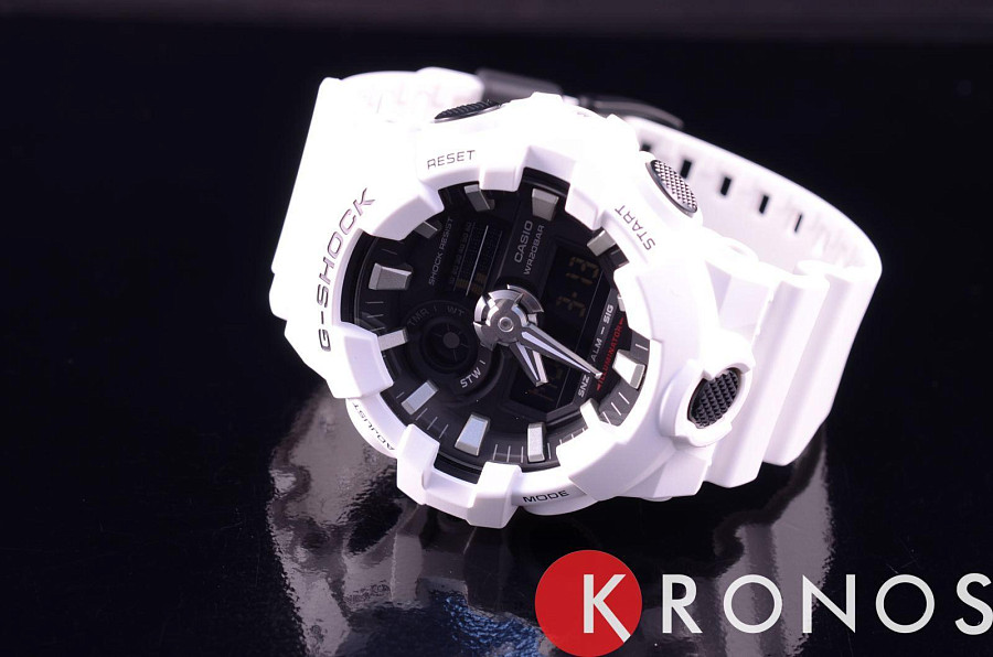 Часы Casio G-Shock GA-700-7ADR (GA-700-7A) — пластик, мужские