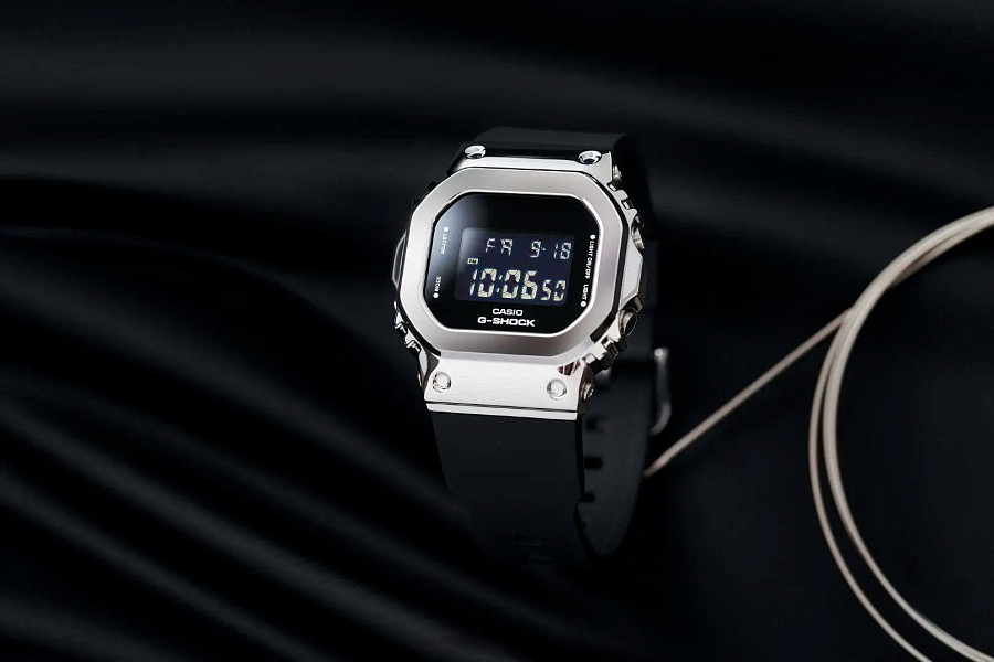 Часы Casio G-Shock GM-S5600-1DR (GM-S5600-1) — черный, сталь металл пластик