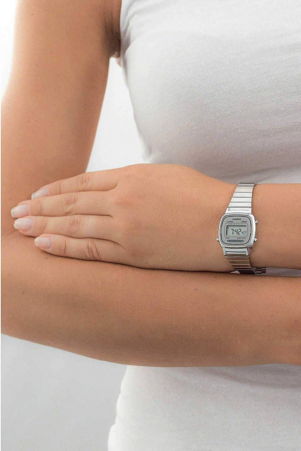 Часы Casio Vintage LA670WEA-7E — кварцевые, пластик