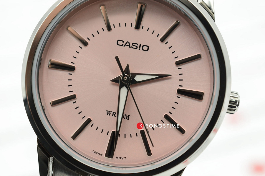 Часы Casio Collection LTP-1303D-4AVDF (LTP-1303D-4A) — артикул LTP-1303D-4A