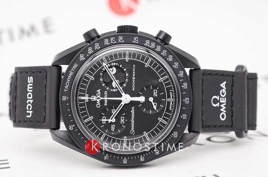 Часы Swatch x Omega Bioceramic Moonswatch Mission to The Moonphase - New Moon SO33B700 — кварцевые, биокерамика