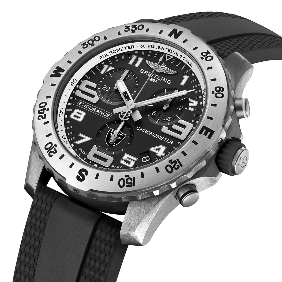 Часы Breitling Professional Endurance Pro 44 NFL Las Vegas Raiders Edition E823106A1B9S1 — кварцевые, титан