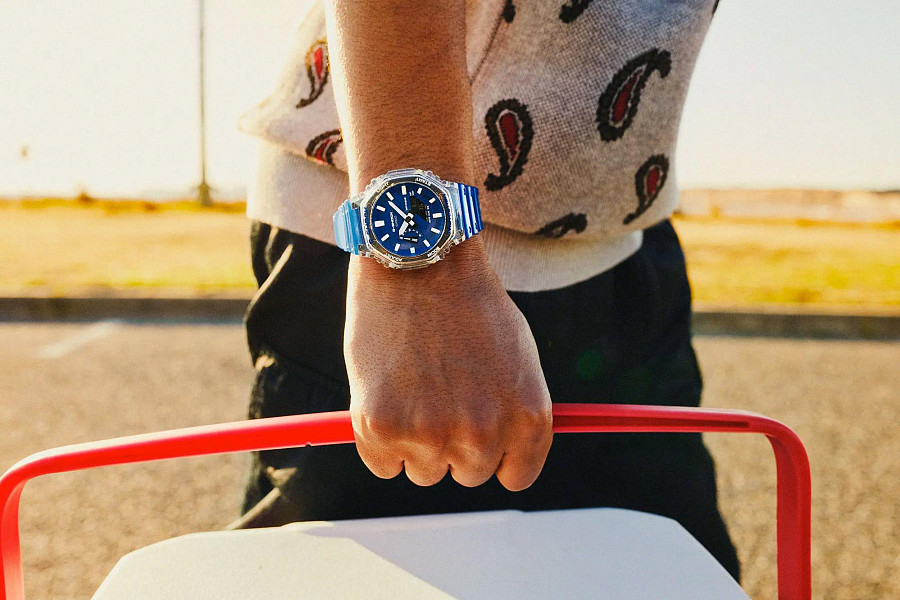 Часы Casio G-Shock GA-2100HC-2ADR — электронные, карбон пластик