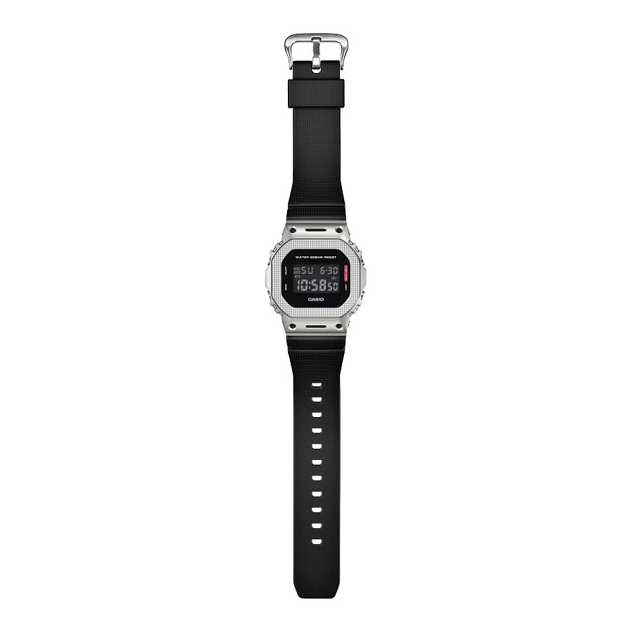 Часы Casio G-Shock Modern Industrial GM-5600M-1 — пластик, мужские