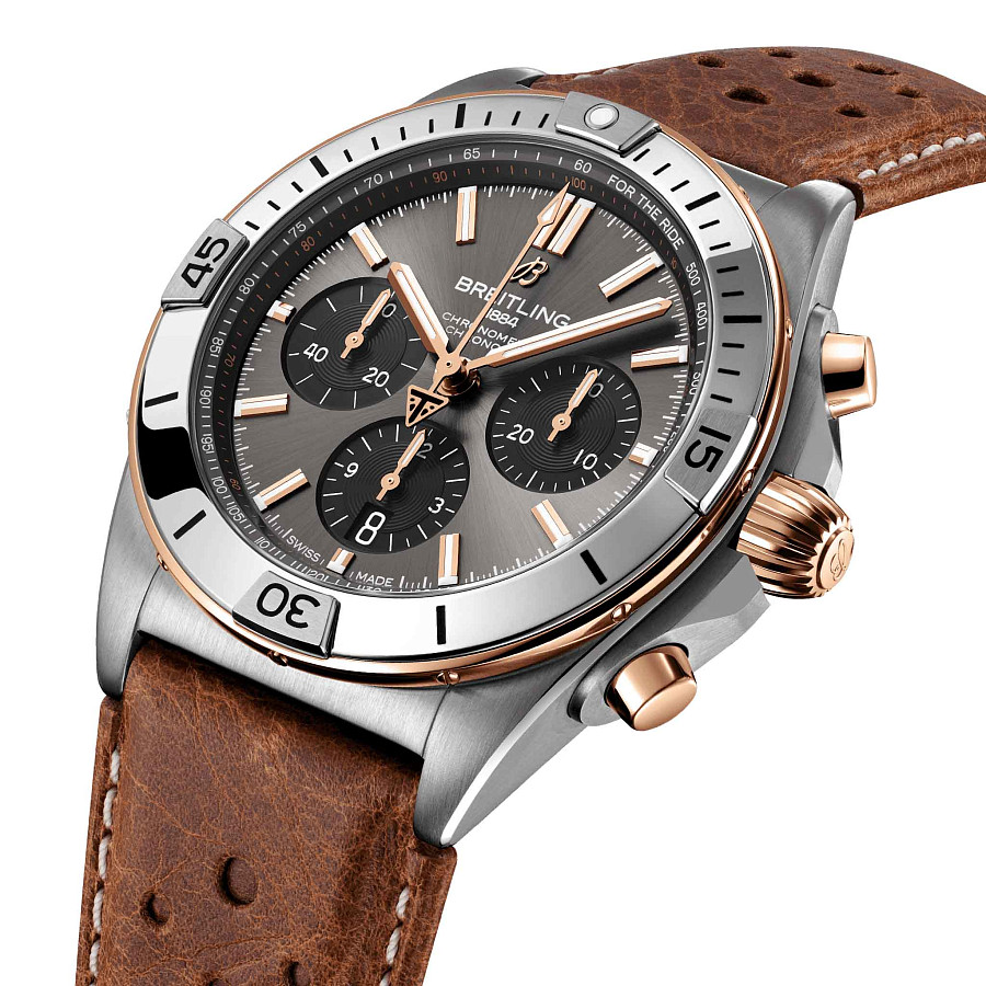 Часы Breitling Chronomat B01 42 Triumph TB0134101M1X1 — механические, титан золото