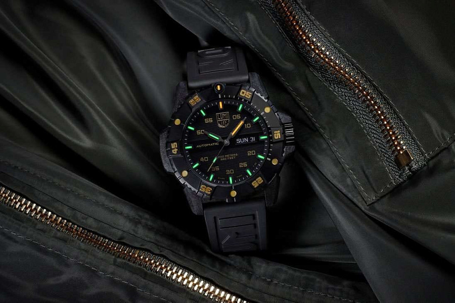 Часы Luminox Master Carbon SEAL Automatic XS.3865.GOLD — мужские, черный