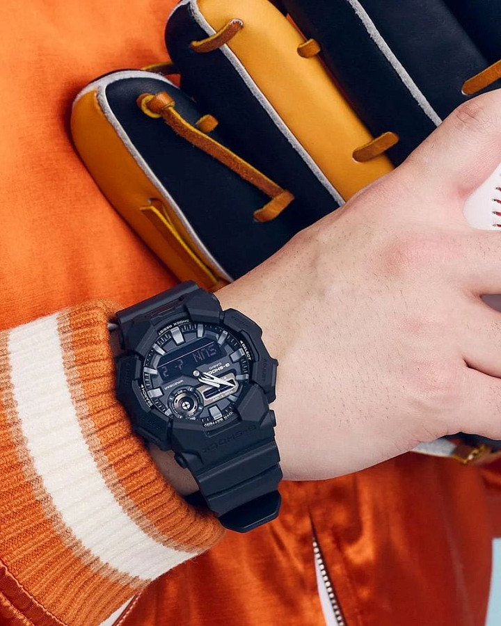 Часы Casio G-Shock GA-010-1A1 — пластик, Япония