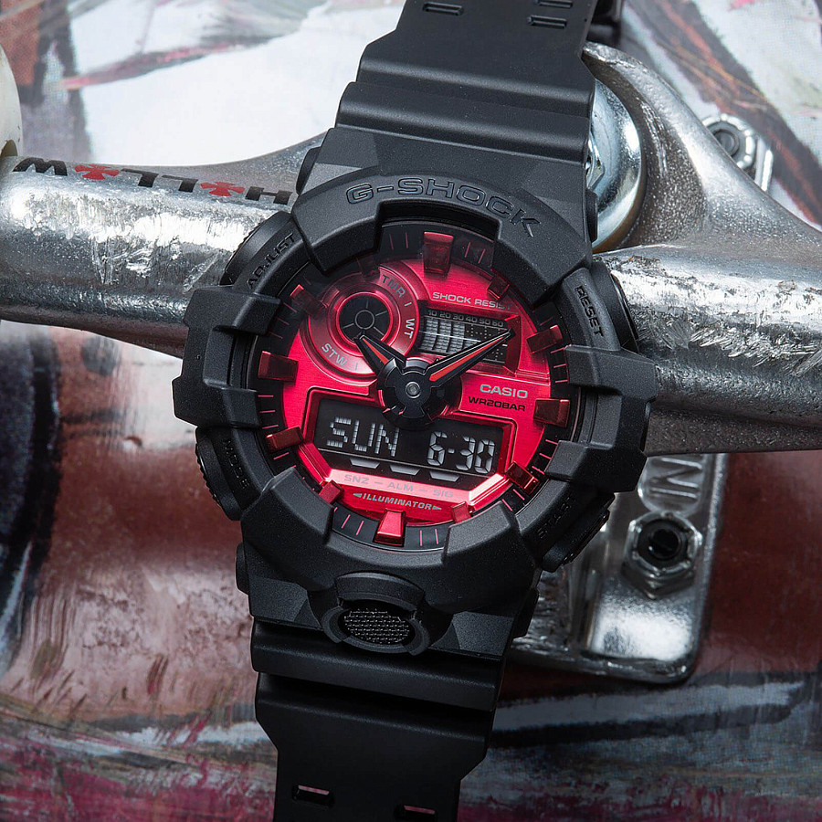 Часы Casio G-Shock GA-700AR-1A — электронные, пластик