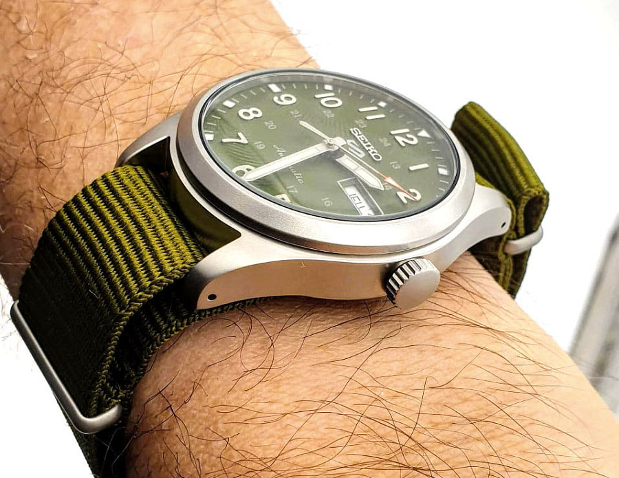 Часы Seiko 5 Sports Field series SRPG33K1 — металл сталь, тканевый
