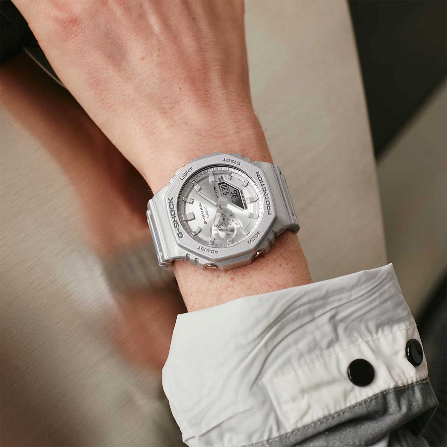 Часы Casio G-Shock GA-2100FF-8ADR (GA-2100FF-8AER) — электронные, пластик