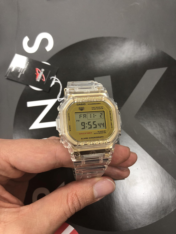 Часы Casio G-Shock DW-5035E-7 — золотой, алюминий