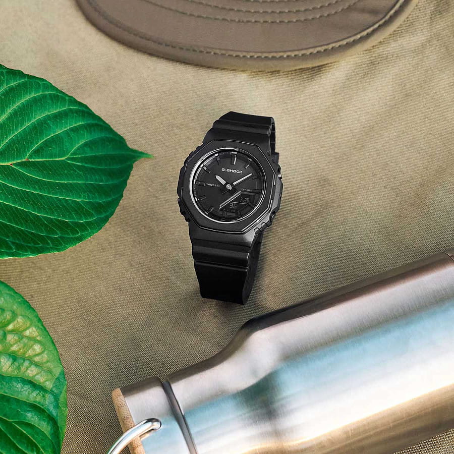 Часы Casio G-Shock GMA-P2110B-1A — кварцевые, пластик