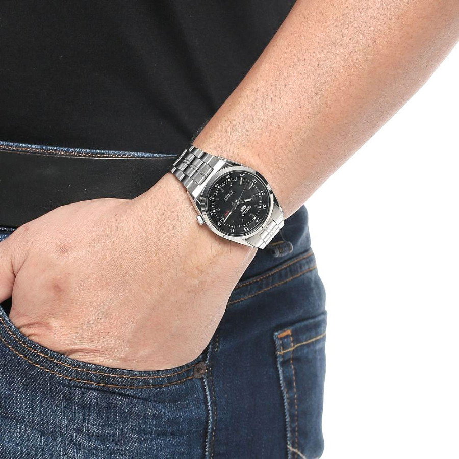 Часы Seiko Seiko 5 SNK567J1 — черный, металл сталь