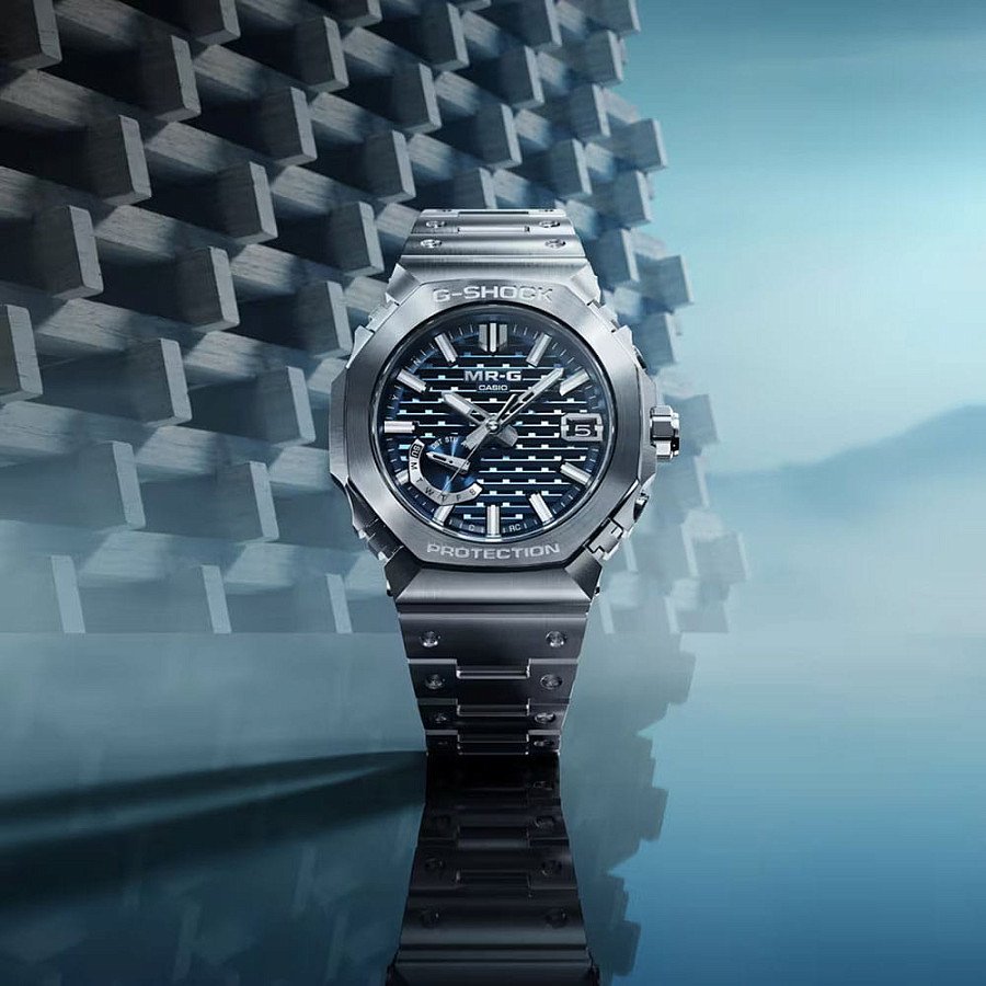 Часы Casio G-Shock MRG-B2100D-2A — мужские, титановый