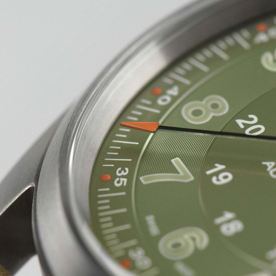 Часы Hamilton Khaki Field Titanium Auto H70205860 — титан металл, кожаный