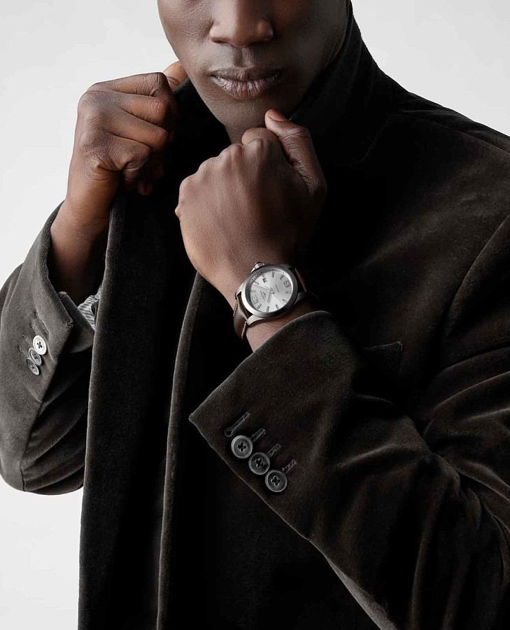 Часы Longines Conquest L3.759.4.76.5 — Швейцария, кварцевые