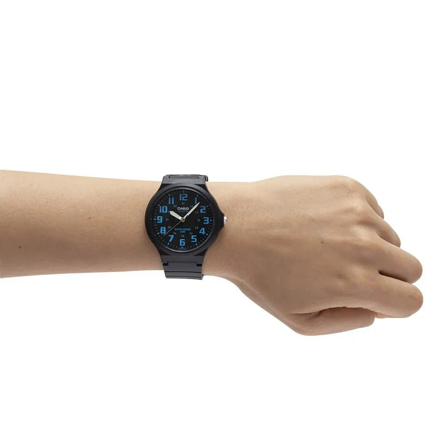 Часы Casio Collection MW-240-2BVDF (MW-240-2B) — пластик, Япония