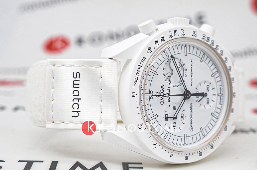 Часы Swatch x Omega Bioceramic Moonswatch Mission to the Moonphase - Full Moon SO33W700 — биокерамика, Швейцария