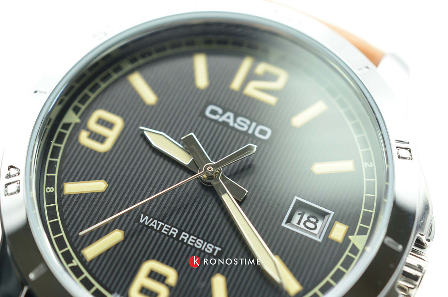 Часы Casio Collection MTP-V004L-1B2UDF (MTP-V004L-1B2) — сталь металл, Япония