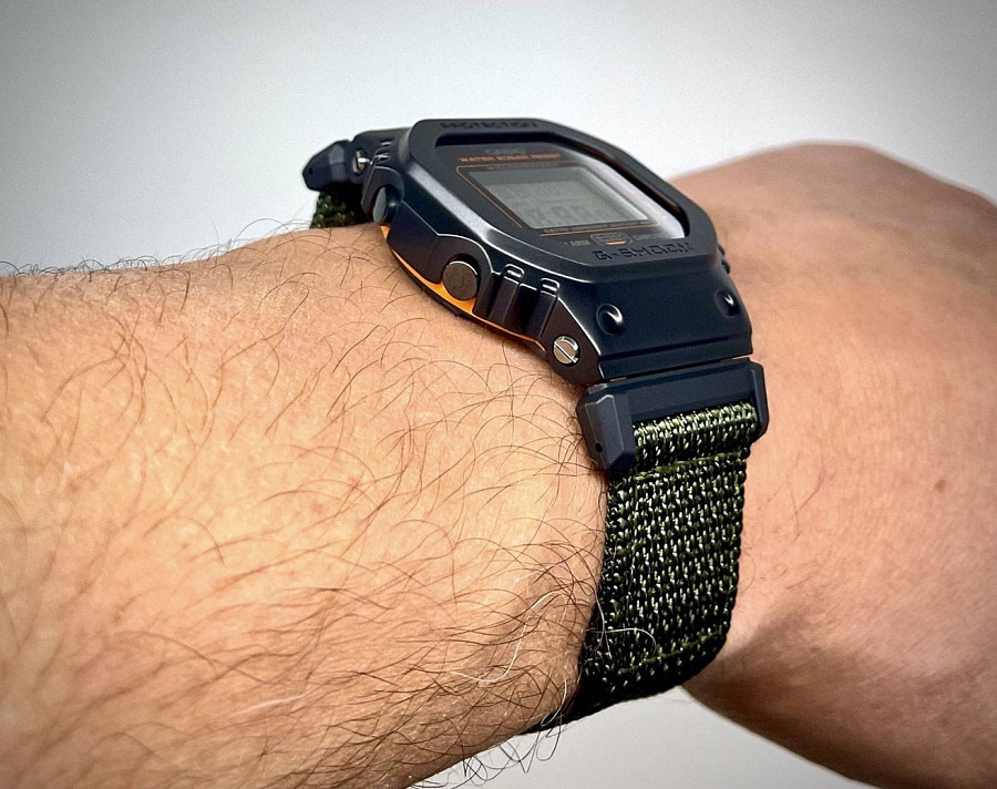 Часы Casio G-Shock GM-5600EY-1 — артикул GM-5600EY-1DR, мужские