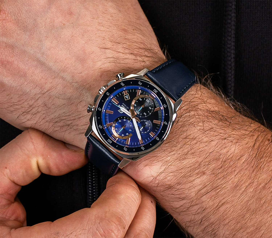 Часы Casio Edifice EFV-600L-2A — кварцевые, металл сталь