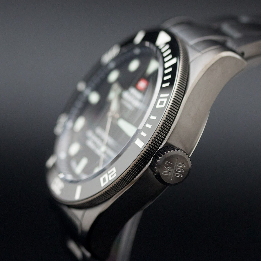 Часы Swiss Military by Chrono Diver SMA34075.04 — нержавеющая сталь с pvd-покрытием, мужские