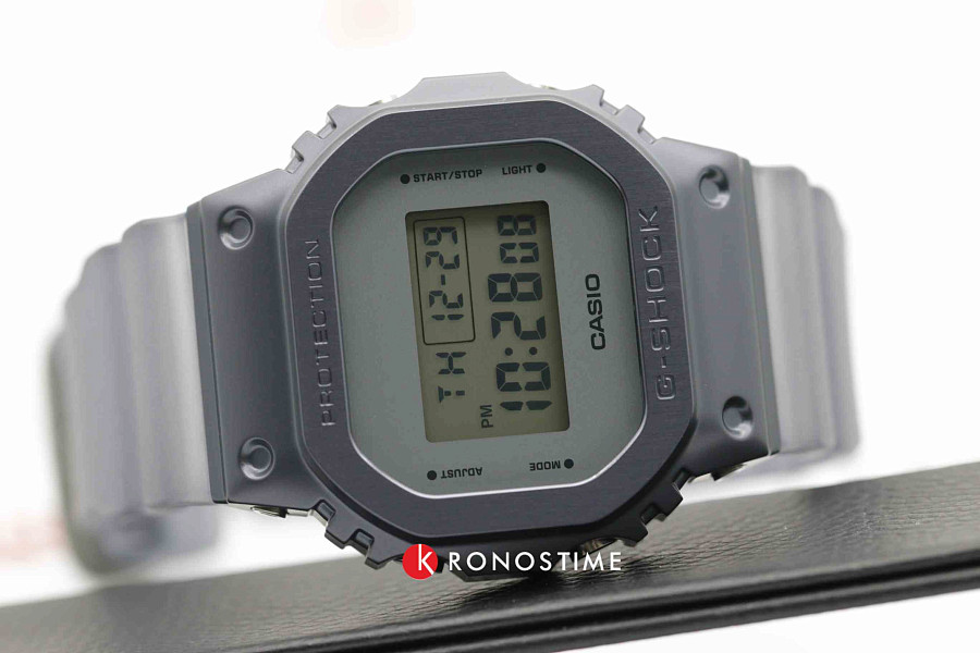 Часы Casio G-Shock GM-5600MF-2E — мужские, фиолетовый